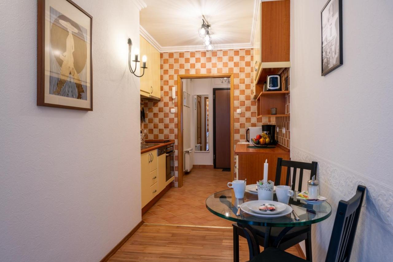 Romantic Studio Secret Garden Budapest Exterior photo